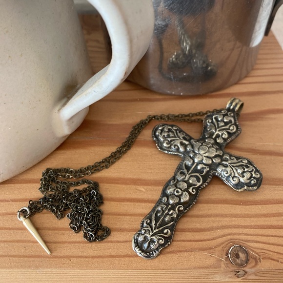 St. Eve Jewelry Cross Necklace - Picture 3 of 4